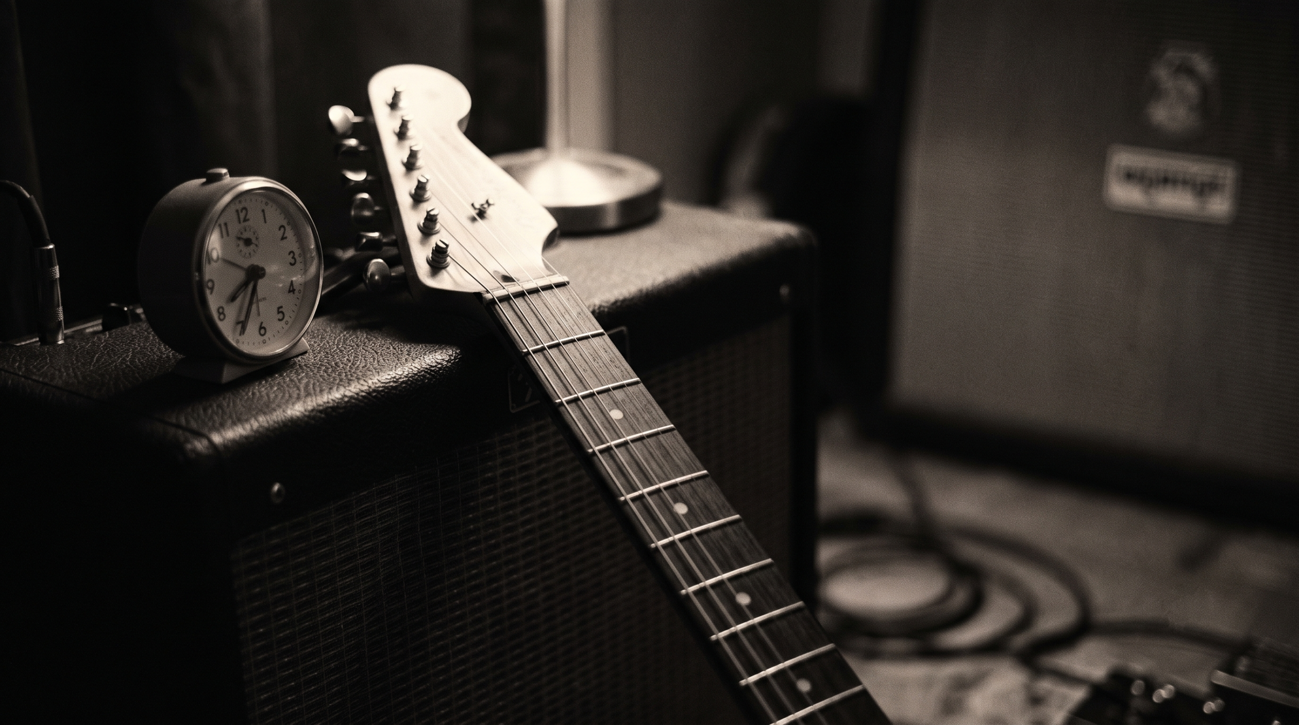 How to Actually Get Better at Guitar When You Only Have 15–20 Minutes a Day